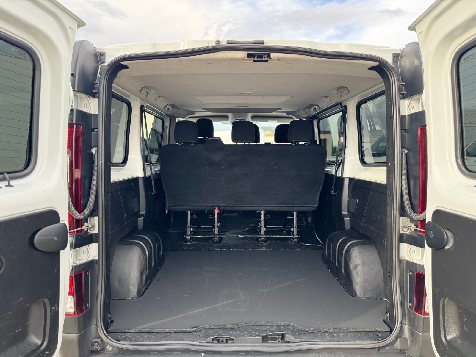RENAULT TRAFIC 6 plazas