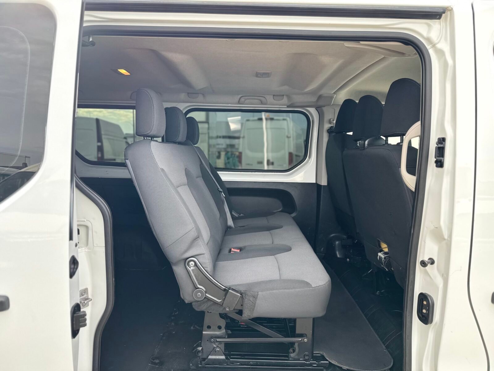 RENAULT TRAFIC 6 plazas