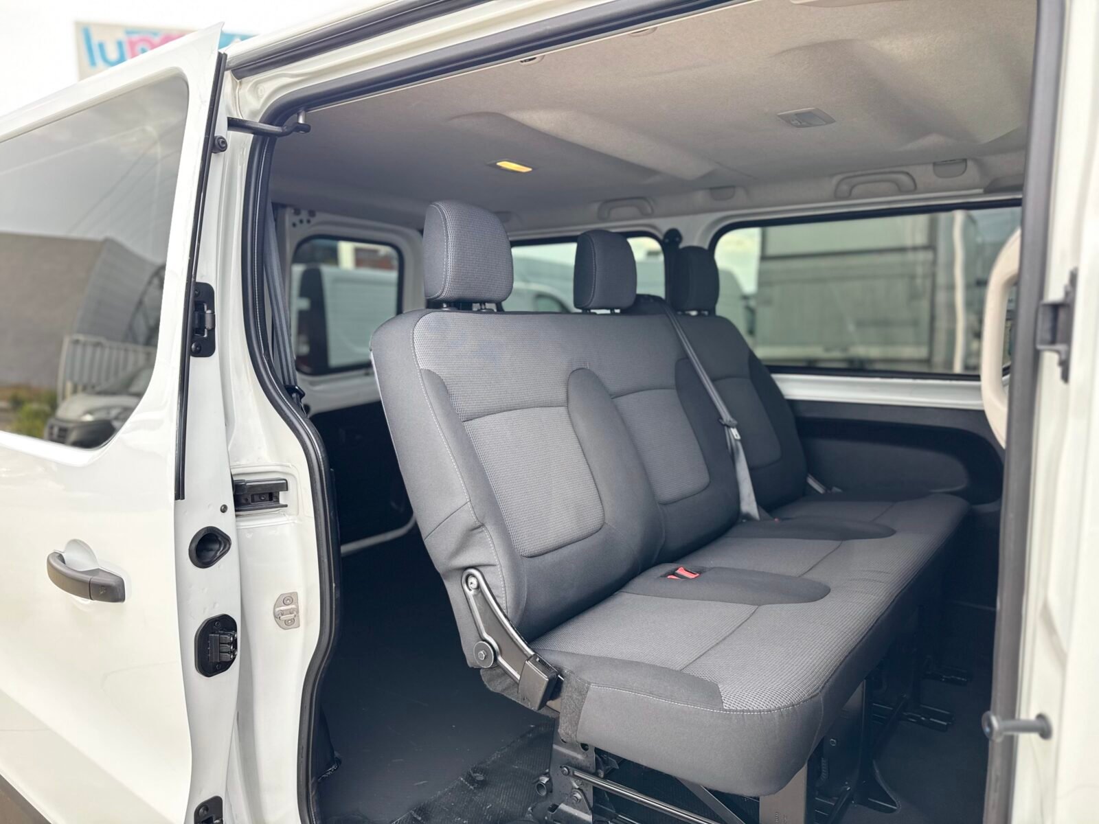 RENAULT TRAFIC 6 plazas