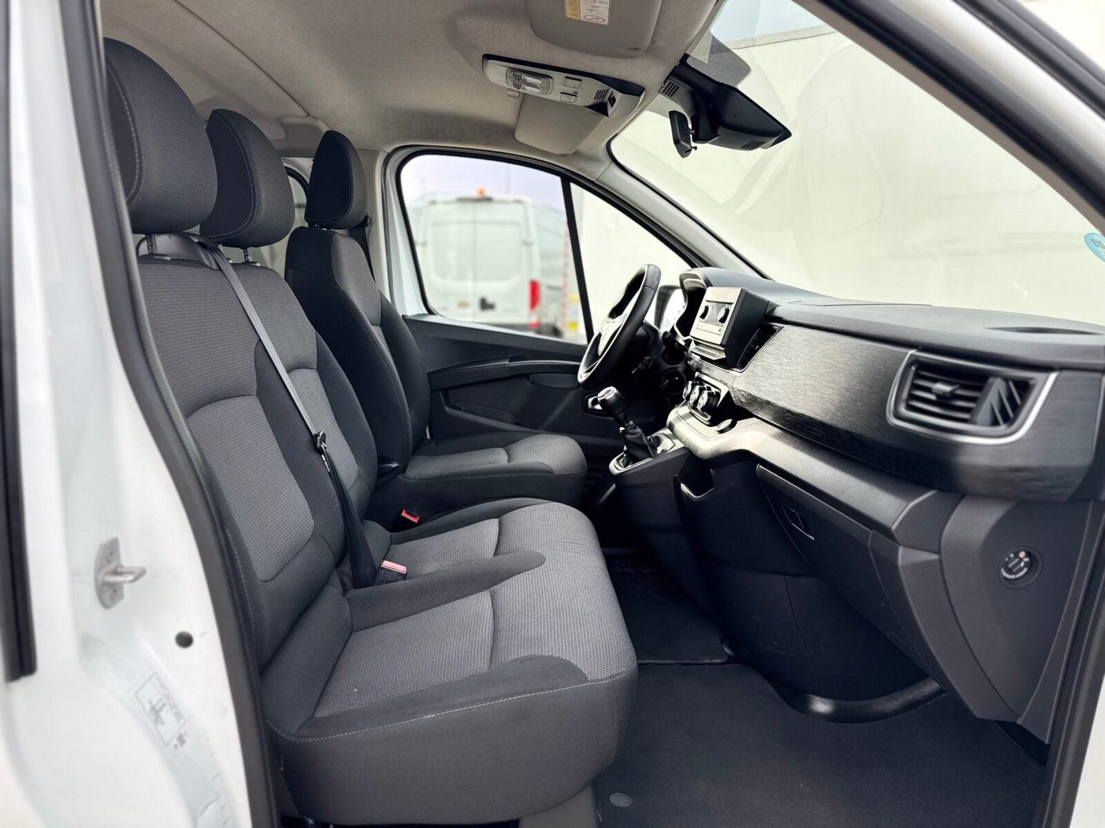 RENAULT TRAFIC 6 plazas