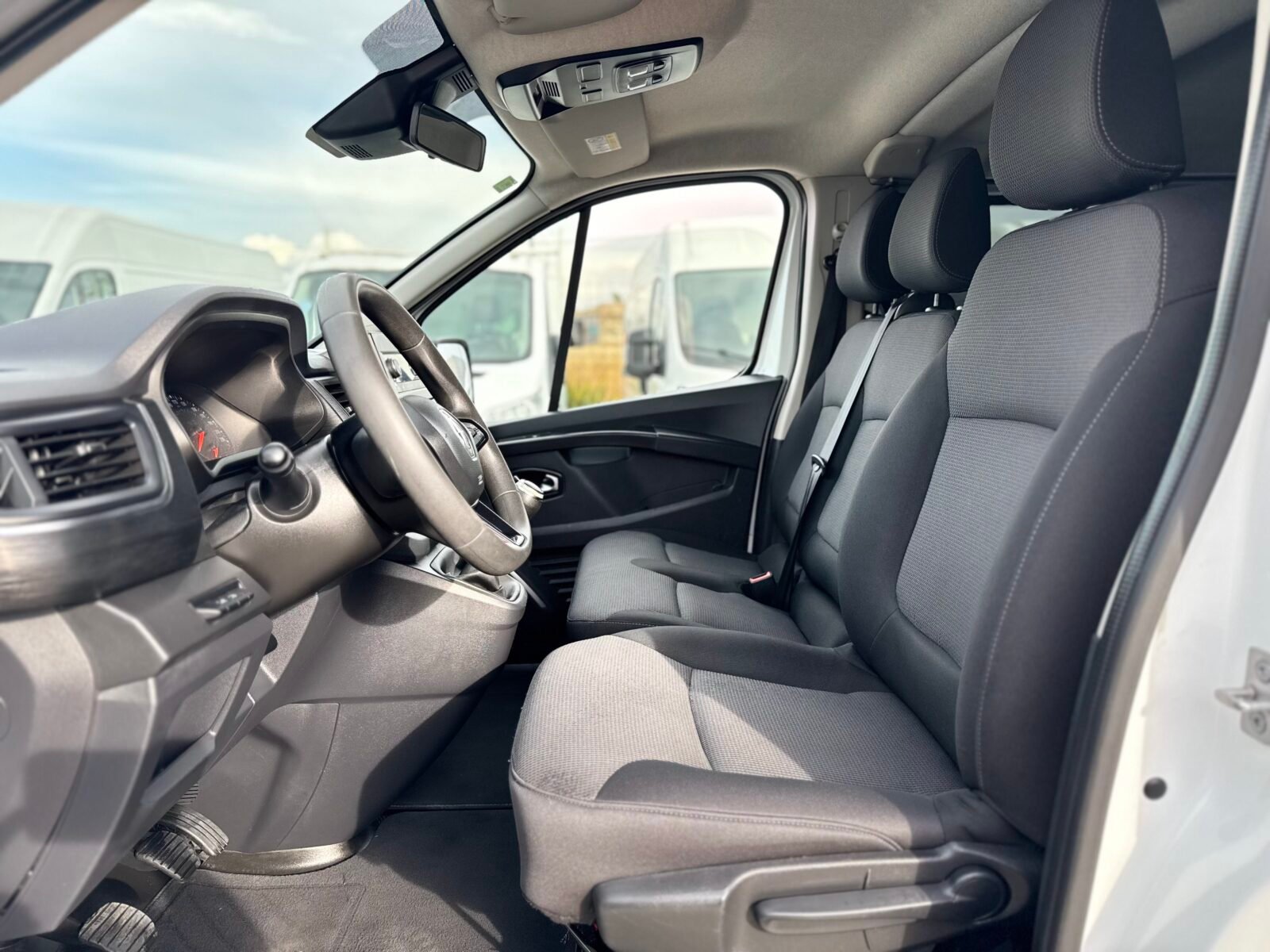 RENAULT TRAFIC 6 plazas
