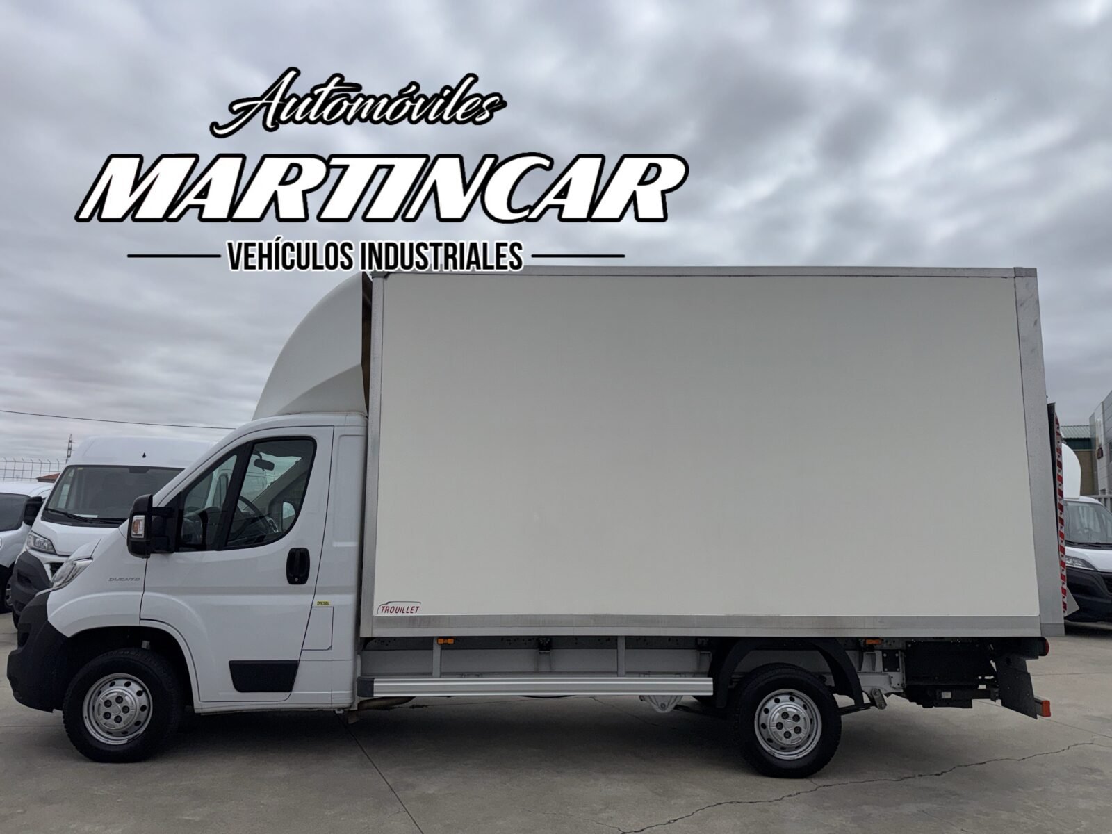 FIAT DUCATO carrozado puerta elevadora 