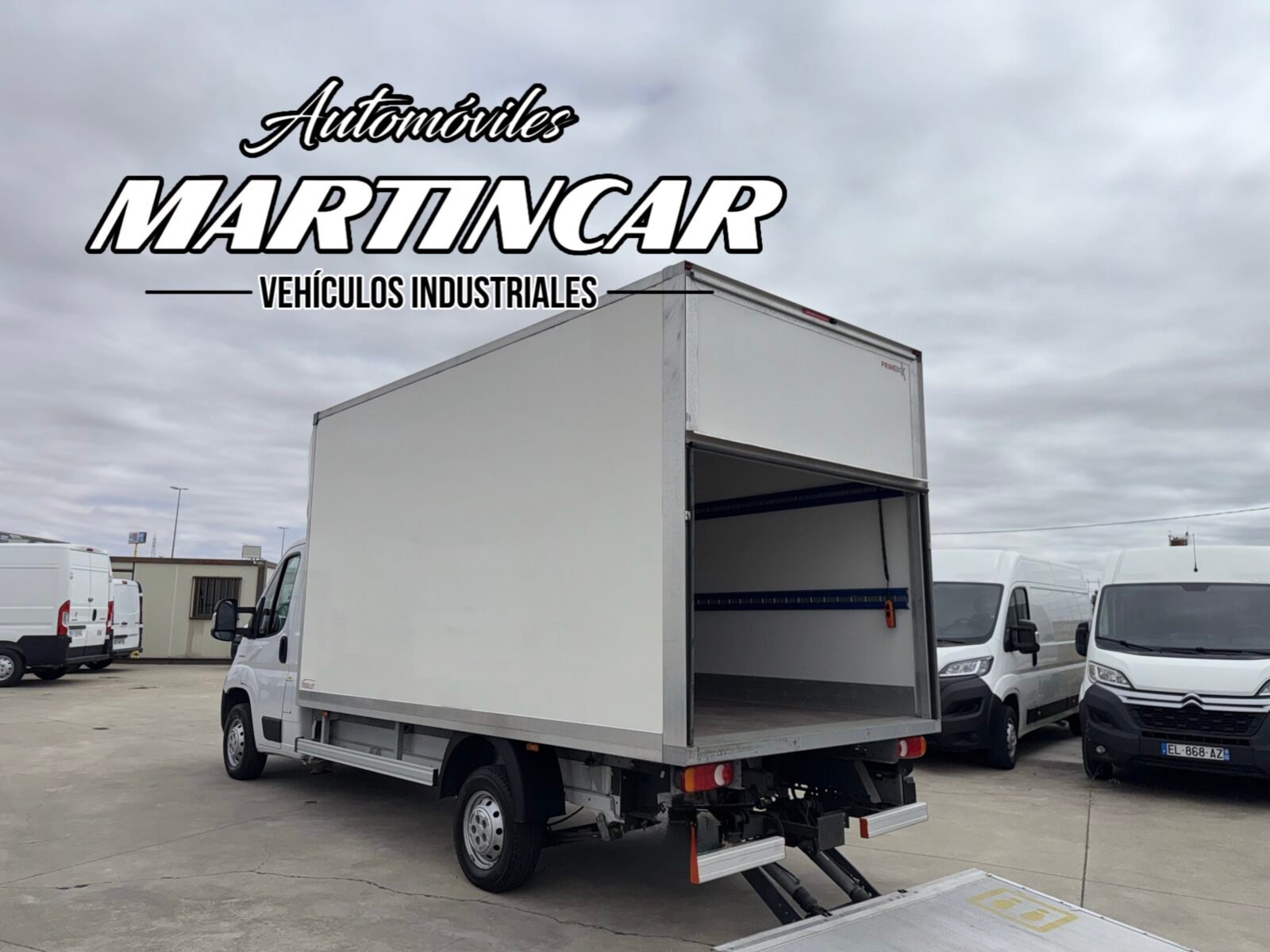 FIAT DUCATO carrozado puerta elevadora 