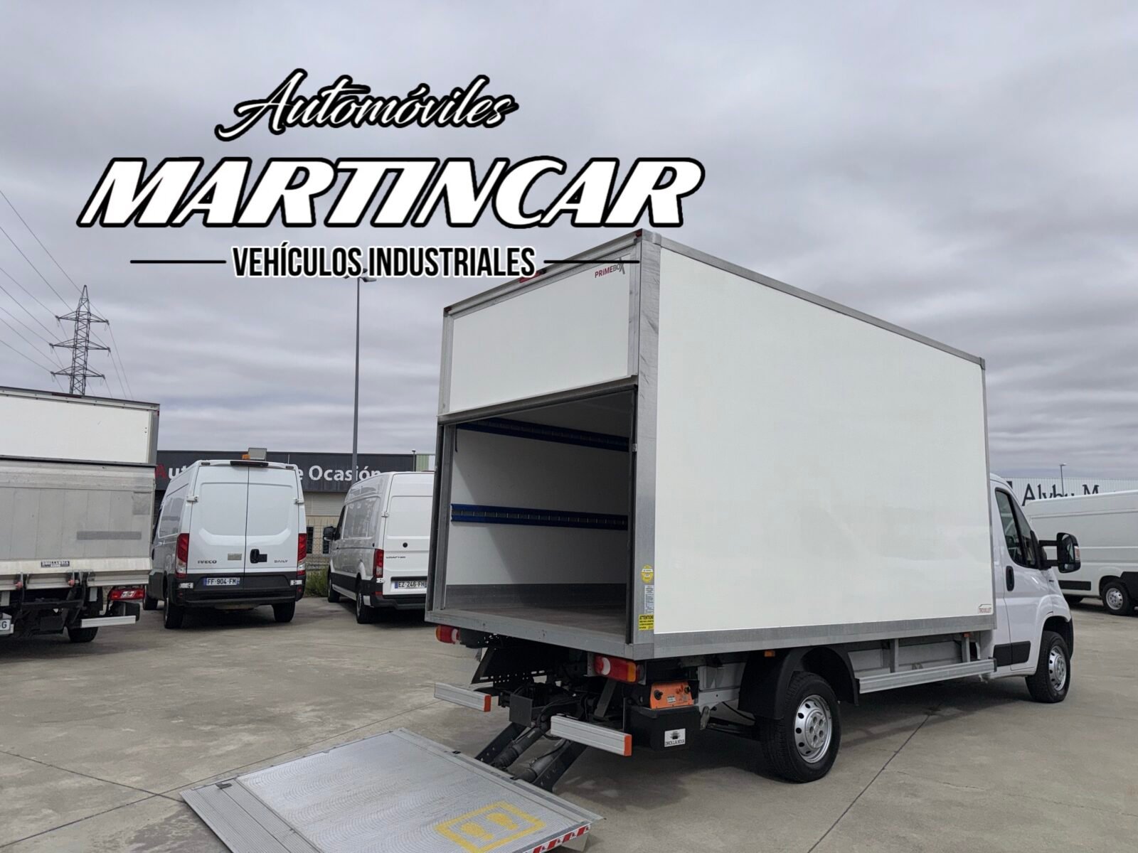 FIAT DUCATO carrozado puerta elevadora 