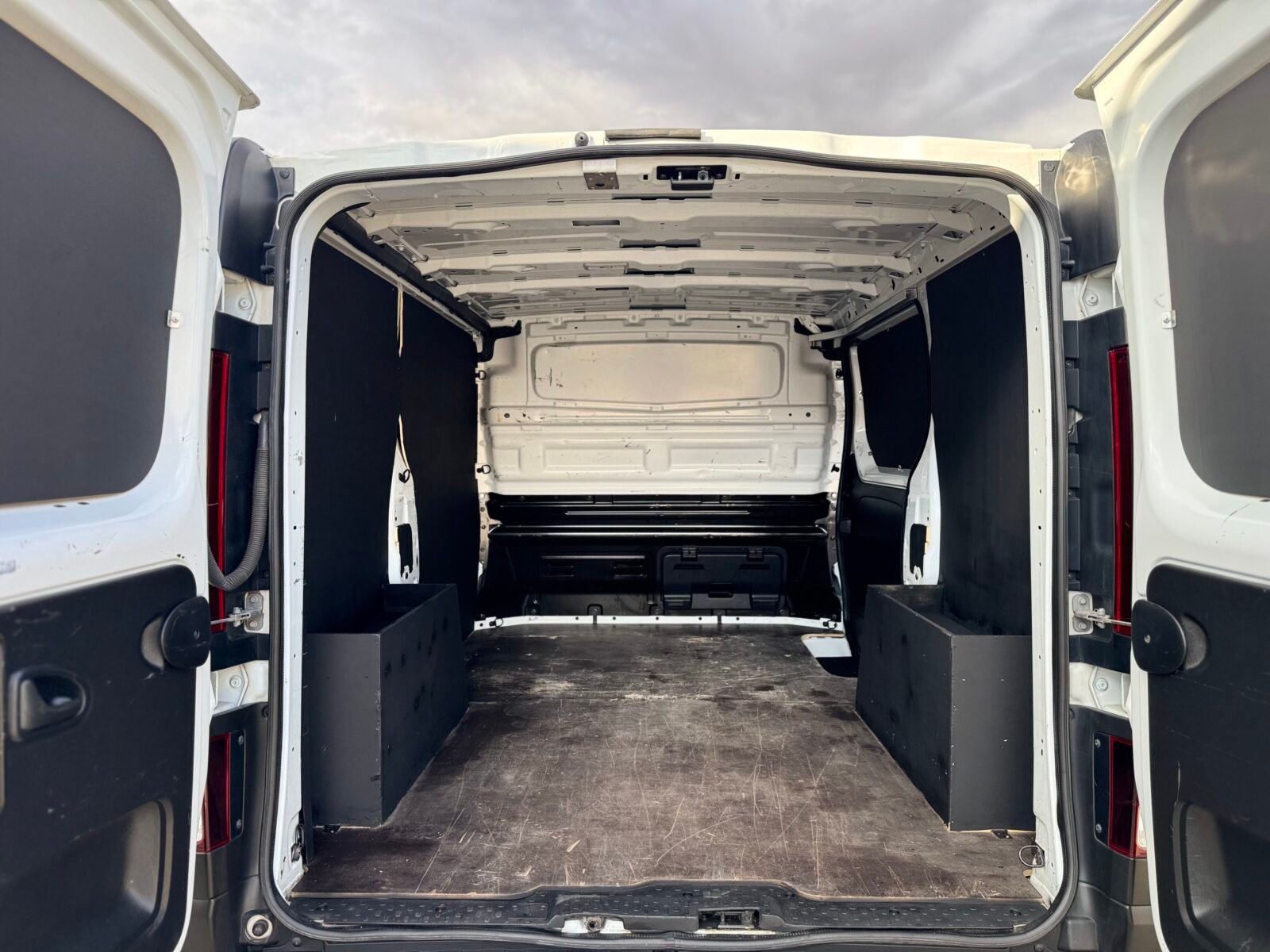 RENAULT TRAFIC L1 H1 
