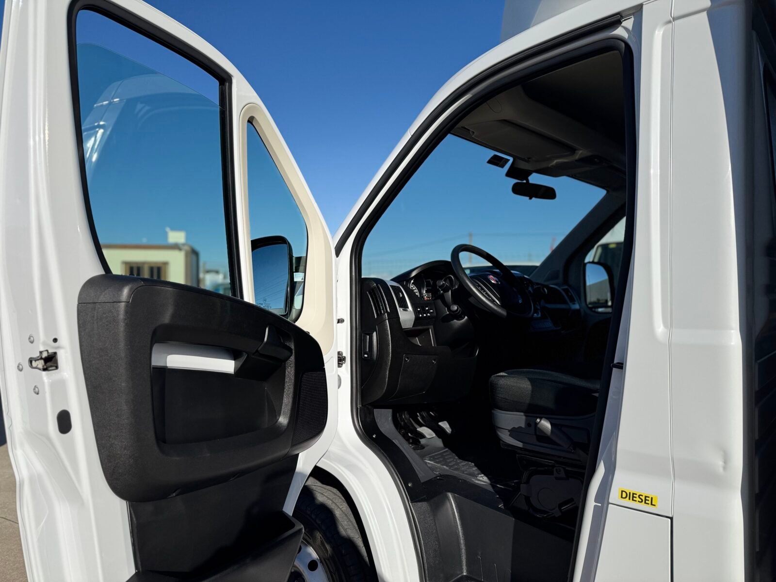 FIAT DUCATO carrozado puerta elevadora 