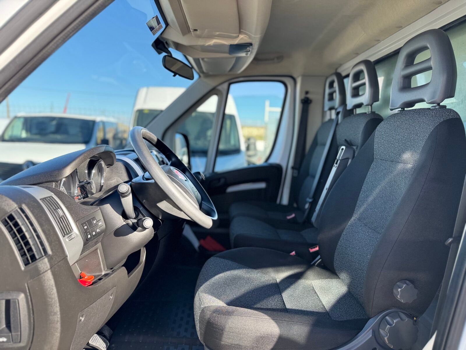 FIAT DUCATO carrozado puerta elevadora 
