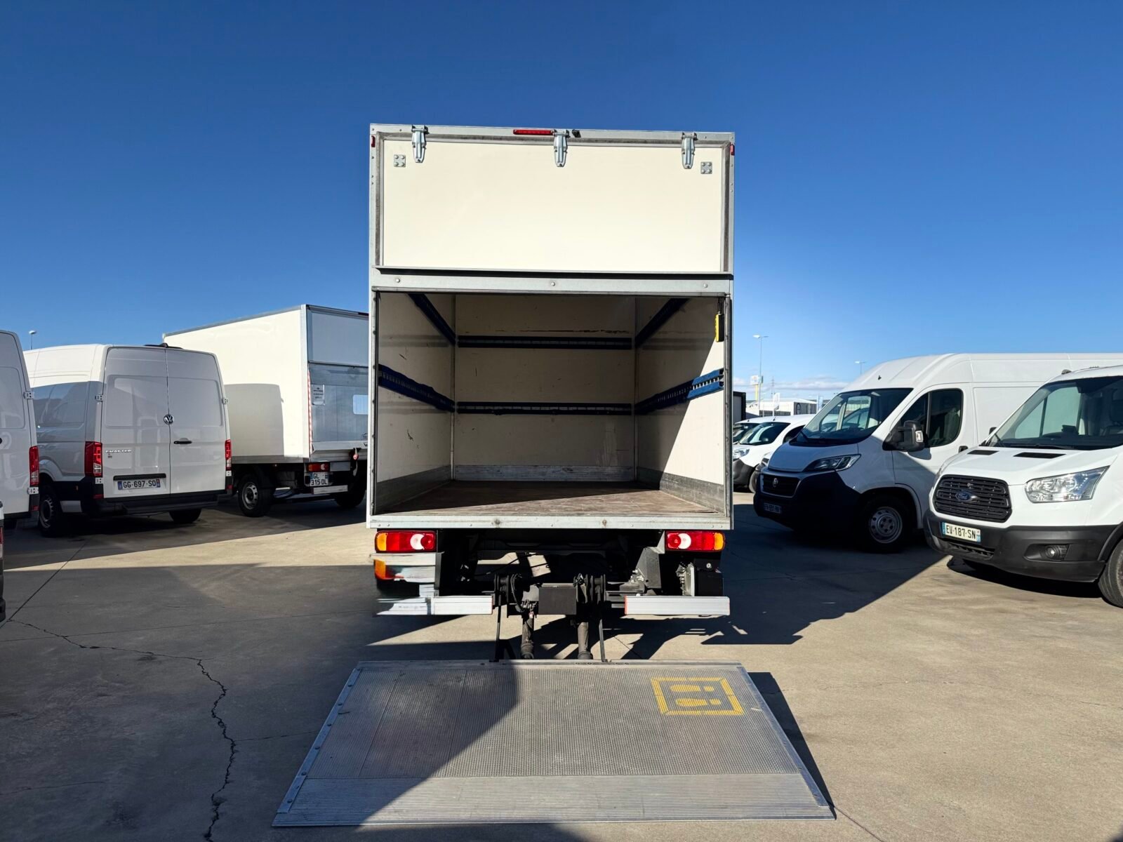 FIAT DUCATO carrozado puerta elevadora 