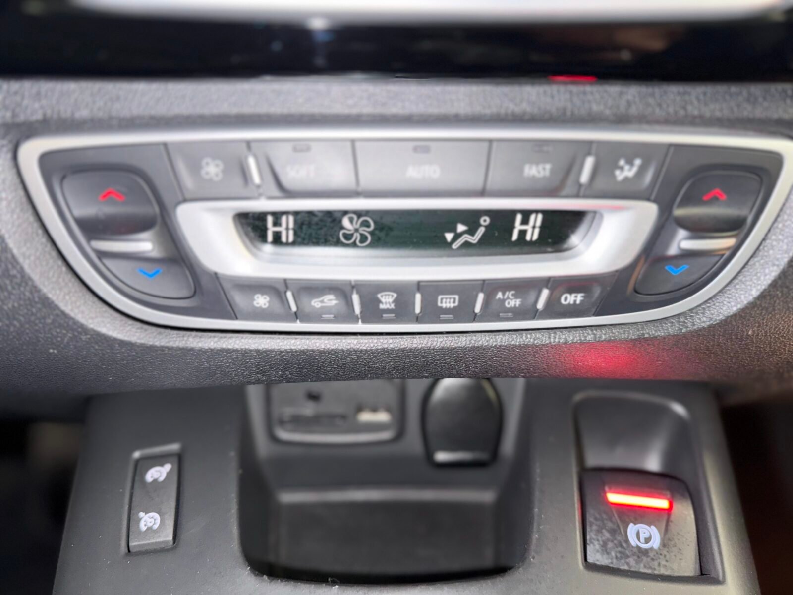 RENAULT GRAND SCENIC BOSE