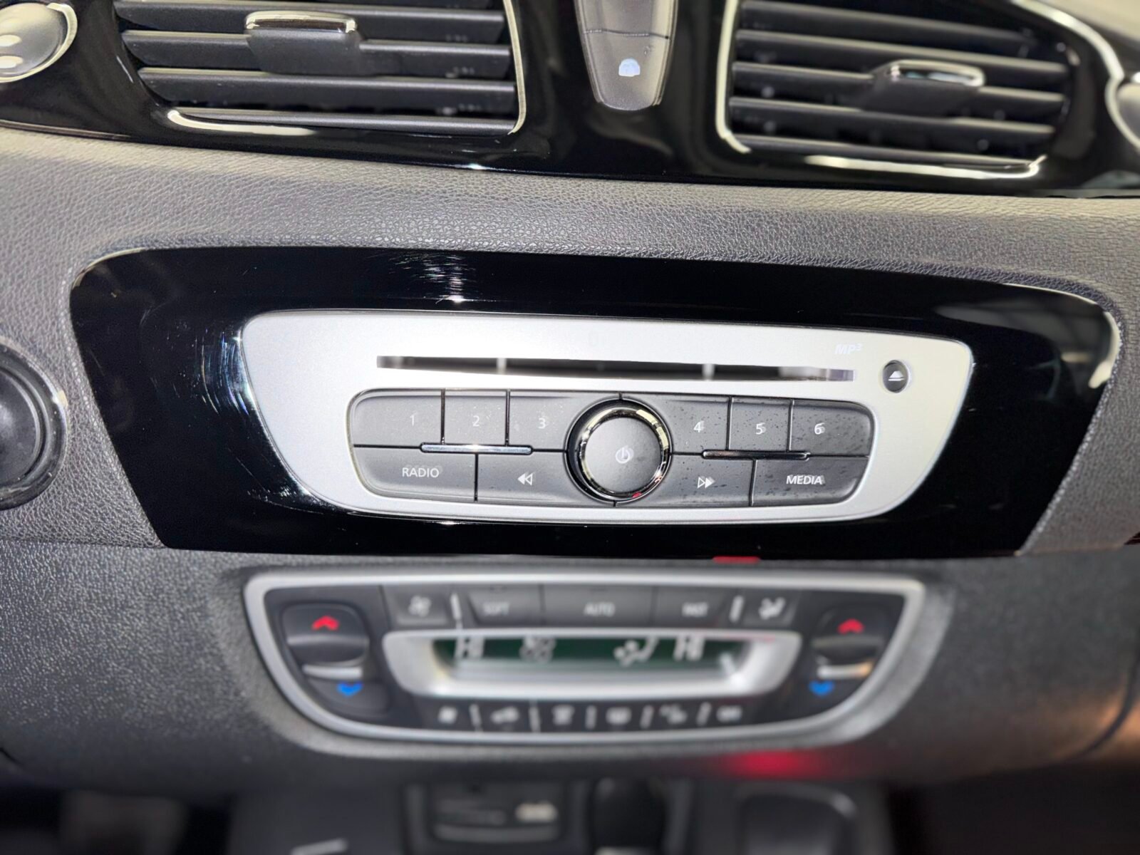 RENAULT GRAND SCENIC BOSE