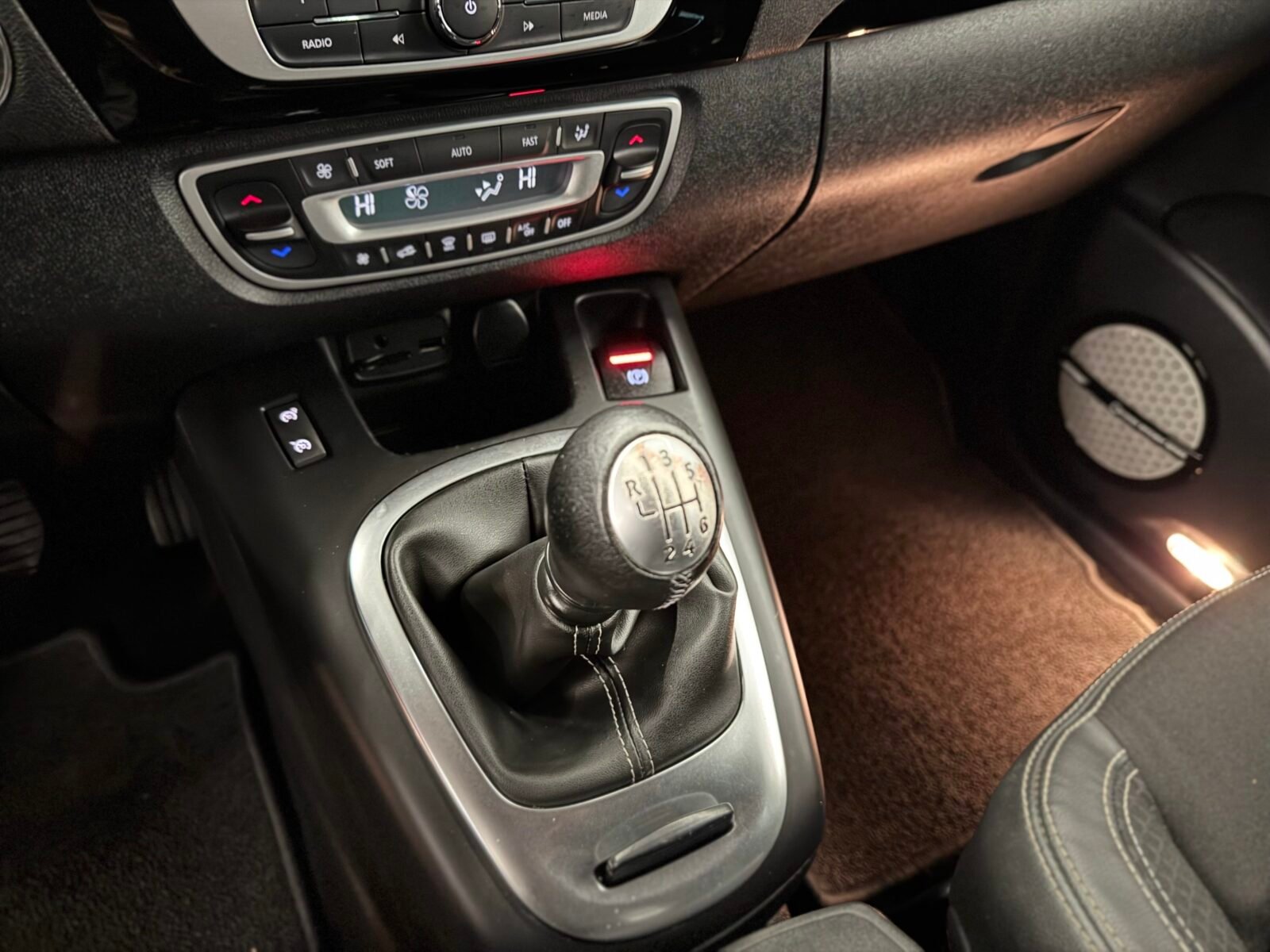 RENAULT GRAND SCENIC BOSE