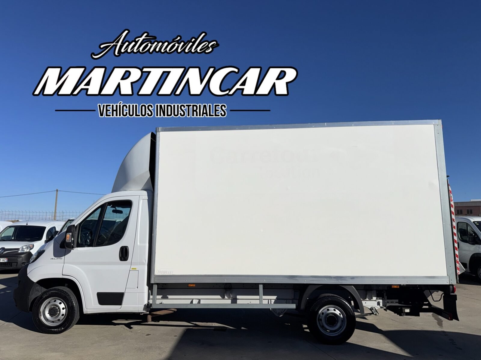 FIAT DUCATO carrozado puerta elevadora 