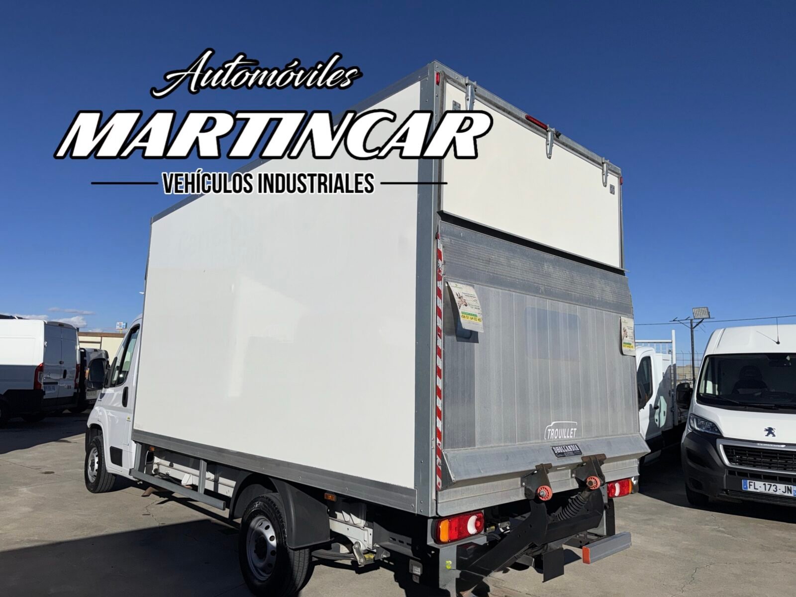 FIAT DUCATO carrozado puerta elevadora 