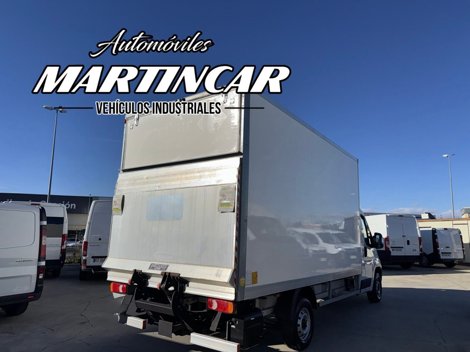 FIAT DUCATO carrozado puerta elevadora 
